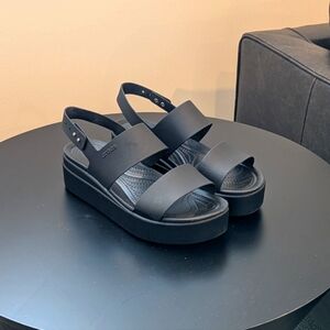 Women's Black Croc Platform Sandals